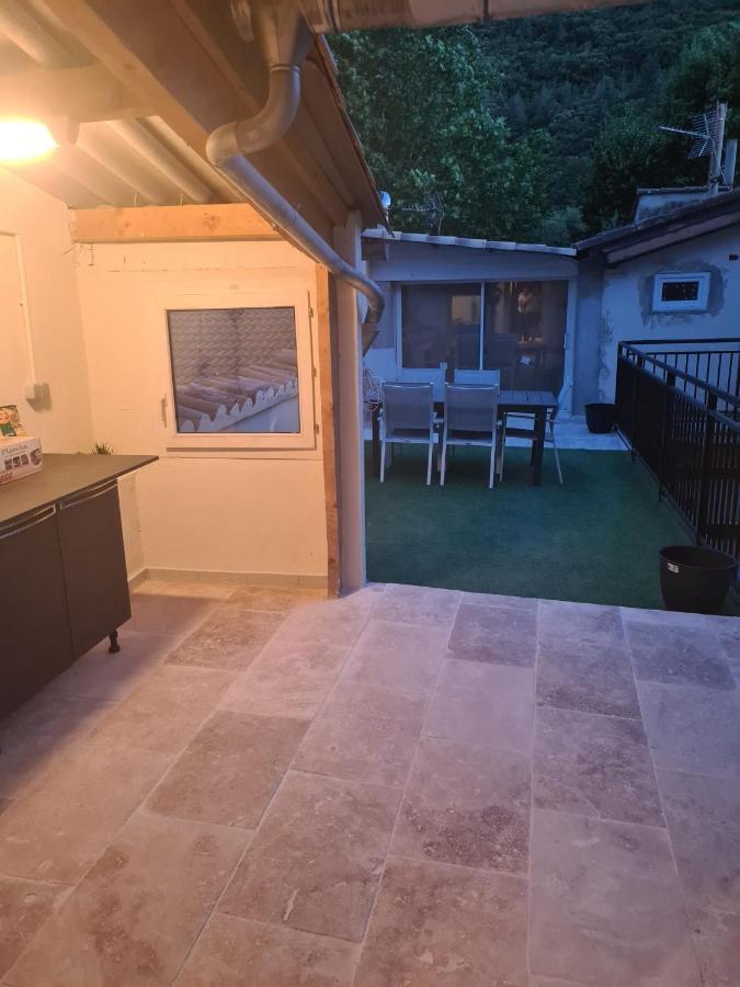 Magnifique Appartement Avec Terrasse Besseges Exterior photo